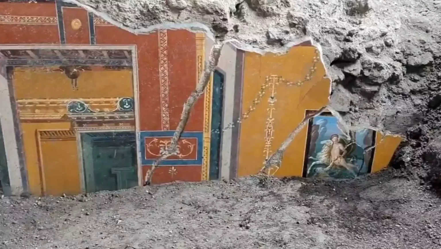 IRI BEYOND - Πομπηία: Βρέθηκαν εντυπωσιακές τοιχογραφίες με τον Φρίξο και την Έλλη από την ελληνική μυθολογία